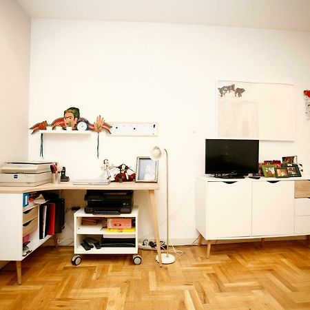 Piso Céntrico con Patio Appartamento Bilbao Esterno foto